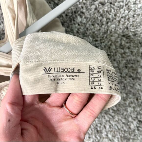 Wacoal Bralette Women’s 34 B-Smooth Beige Tan Wire Free - Picture 3 of 3